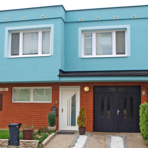 ADLO - Thermo-Au�enraumt�r KASIM, verglast PS371, Einfamilienhaus in einer Reihenhausbebauung