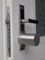 Elektromotorische Steuerung der Verriegelung